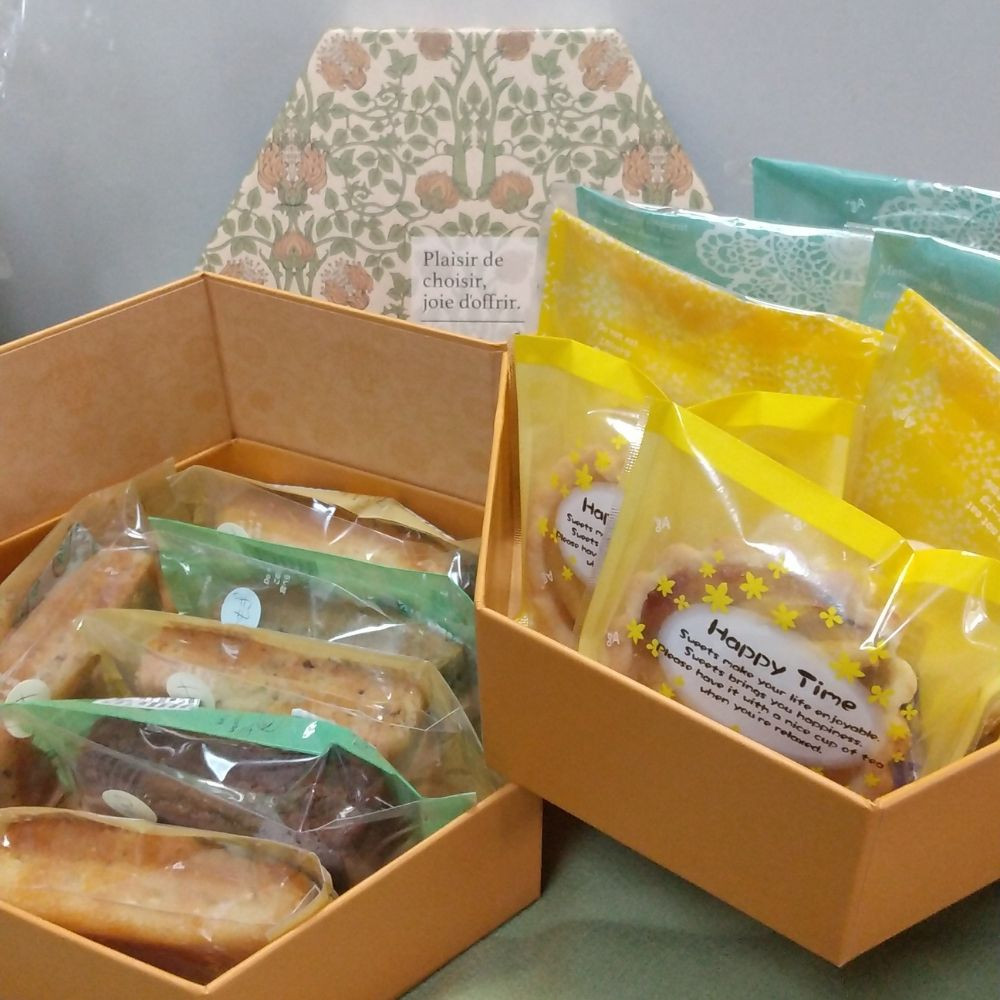 
             もりこーやき 米粉パウンドケーキ＆米粉りんごタルトセット（世田谷みやげ）
          
