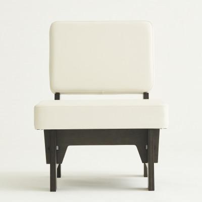 ふるさと納税 海南市 和歌山県海南市　高品質な一人掛け組み立てソファ　合皮ホワイト(フレームブラック)