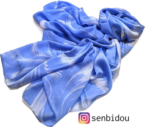 
                  墨流し染　シルク　ロング　ストール　青羽柄　大判 ／ 染美堂 絹 サテン織 奈良県 葛城市【snbd003】
                