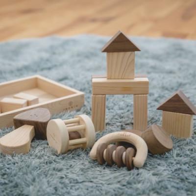 ふるさと納税 神戸市 桧のおもちゃ　 IKONIH　BabySet アイコニー　ベビーセット(ガラガラシリーズ・積み木) |  | 01