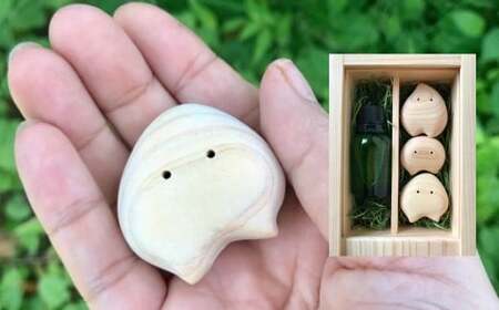 【ふるさと納税】＜ひのきの妖精「ひのここ」3体　オリジナル木箱入り＞高知県 佐川町 木工品 消臭 アロマオイル アロマディフューザー アロマポット アロマディッシュ 木工房ゆうむ 精油 ヒノキ 桧【常