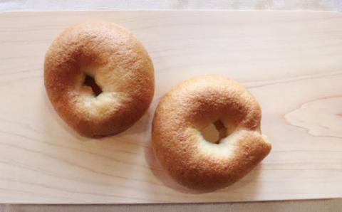 【Cafe リノ】心が伝わる 高知県産のおからを使ったもちもちベーグル（プレーン）丸型とハート型の8個セット