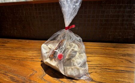 小南謹製 手包み冷凍生餃子 15個入り×8袋  計120個 餃子 ぎょうざ ギョーザ 生餃子 冷凍 惣菜 中華惣菜 点心 おかず 袋井市 静岡県