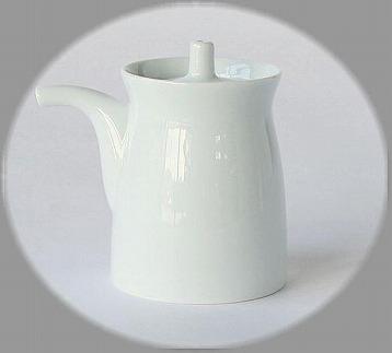 【波佐見焼】 白山陶器のG型醤油さし （小・白磁） 【西海陶器】 １ ２２８４０