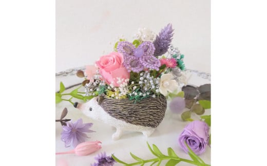 
            フラワーアレンジメント＊ハリネズミ＊プリザーブドフラワー＊ビーズ＊天然石　
          