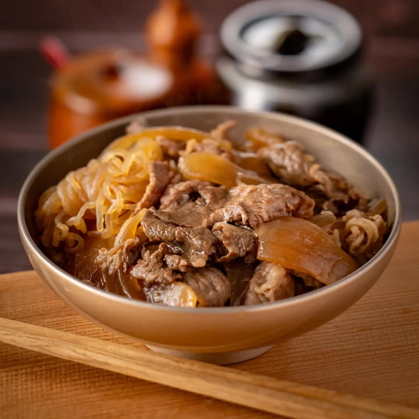 黒毛和牛 牛すき丼　135g×6食　詰め合わせセット　レトルト パウチ 惣菜 みやさかや 和牛 牛肉 すき焼き 丼ぶり 牛丼 ご飯のお供 簡単 温めるだけ 時短 便利 小分け ご当地 グルメ 備蓄 非