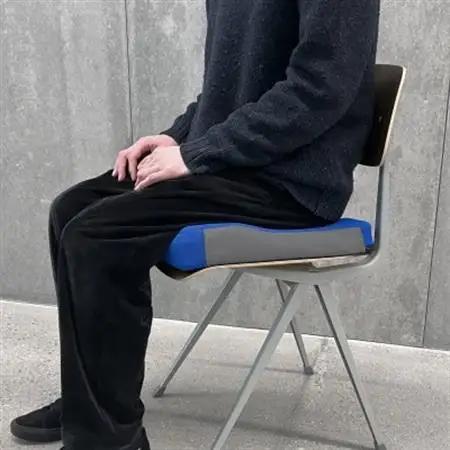 【 モルテン 】おしりにかかる圧を取り除き、快適な座位を保つ ウレタンフォーム+ゲル2層式クッション【1552470】