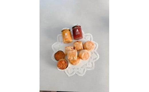 スコーン・コンフィチュール・ガレットブルトンヌセット 〈MAISON WENIKOのスコーン（６個）、季節のコンフィチュール（２個）、ガレットブルトンヌ（2枚）セット〉 MAISON WENIKO（メ