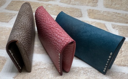 手縫いの本革「オリジナル 名刺 カード入れ」【カラー：ダークブラウン】上質 職人 手作り レザー クラフト 革 牛革 革製品 名刺ケース シンプル おしゃれ ギフト プレゼント 贈り物 お祝い 高知県