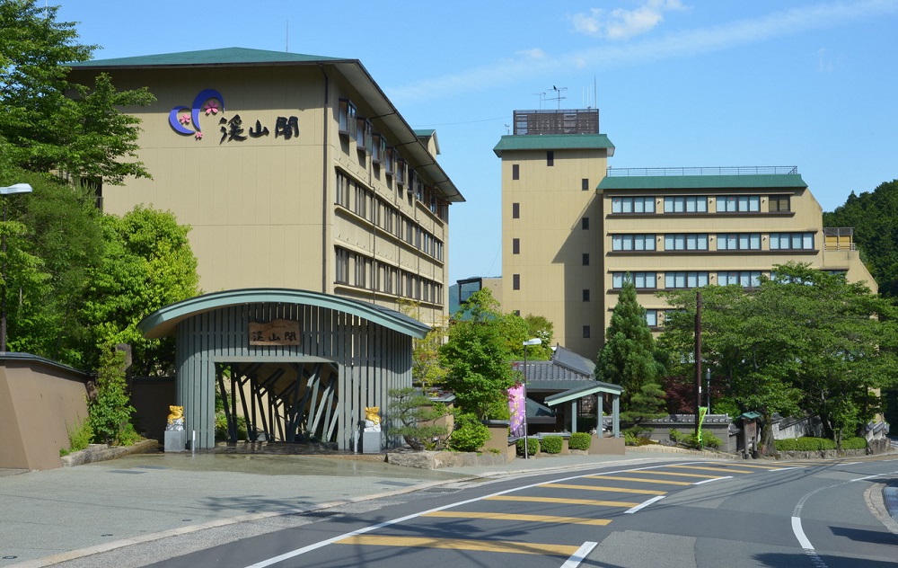 京都 湯の花温泉 おもてなしの宿 渓山閣 エステ付 ペア 宿泊券(1泊２食付) ≪京都 旅行 温泉 旅館 ホテル 観光 トラベル チケット クーポン 旅行券≫