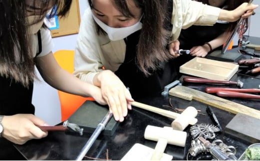 彫金 シルバー 槌目リング 制作 体験 コース 2名 初心者 指輪 湘南 江の島