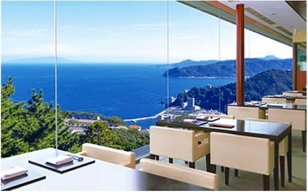 熱海ゴルフ倶楽部　平日 2名様ゴルフプレー・熱海倶楽部迎賓館ホテル　宿泊券 1泊3食付