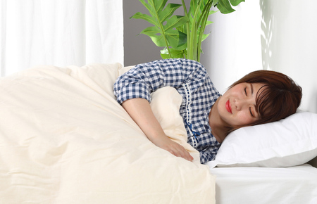 羽毛布団 シングル クリーム 羽毛1.0kg 抗菌防臭