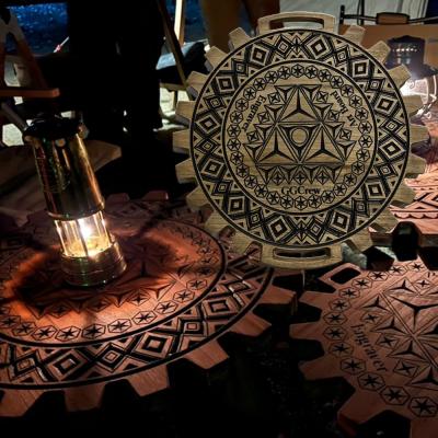 ふるさと納税 下呂市 【チーク】ミドルテーブル Deepshadow 机 彫刻 キャンプ 専用袋付き【93-7【2】】 |  | 01