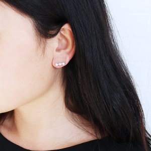 【054-06】志摩産アコヤ真珠　4-5ミリ　天然色　ナチュラルブルー　数粒ラインピアス　K14WG*