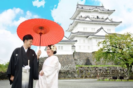 小田原城フォトウェディング（60分撮影・衣装・美容・写真データ付き）【小田原 出張撮影 60分 撮影データ 写真データ 写真 カメラマン 同行撮影 時間内撮影し放題　小田原城 結婚 結婚写真 神奈川県 小田原市 ウェディング ウェディング ウェディング ウェディング ウェディング】