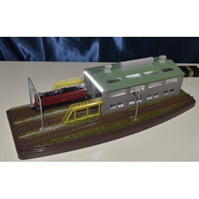 ふるさと納税 南箕輪村 Nゲージ鉄道模型用展示台ケース付きN 機関庫照明付き 2線仕様 |  | 01