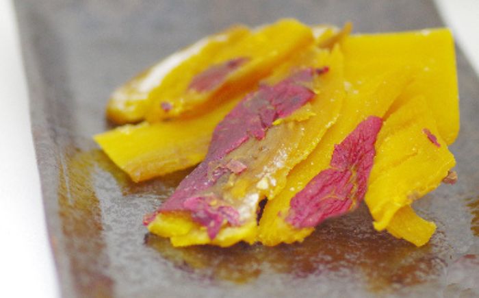 美唄産 さつまいも 雪寒干し芋 雪そだち 6袋 皮付き100g×3/皮なし50g×3 | 紅はるか 雪中熟成 国産 砂糖不使用 北海道産 | 雪屋媚山商店 [BOBQ002]