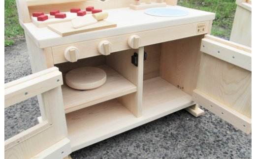 手作り木製ままごとキッチン総吉野の桧製ＤＨＫ【大阪 泉佐野 大阪府 泉佐野市】