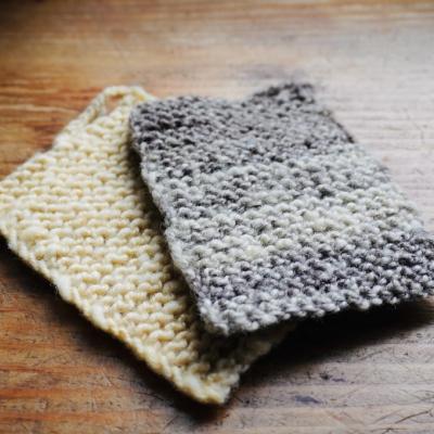 ふるさと納税 安芸高田市 羊毛たわし 約9cm×12cm 2枚組 色柄おまかせ[No5895-0760] |  | 03