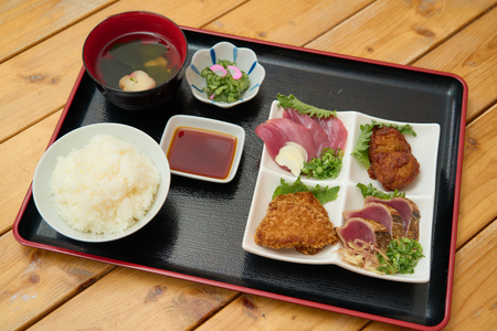 とみぃの台所 お食事クーポン 高知 久礼 かつおのたたき 生鰹 本場 新鮮 タタキ 鰹のタタキ 食事券 クーポン 観光 大正町市場