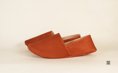 【KUTSUNE〈クツネ〉】ルームシューズ（革製・バブーシュタイプ）(サイズ：XL(26.5-27.0cm)、カラー：茶)