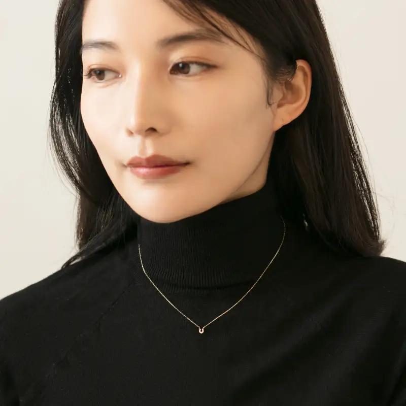 18金イエローゴールド 幸せを呼ぶ 馬蹄デザイン ダイヤモンドネックレス / 気品ある胸元に幸福の輝き / K18-01-11