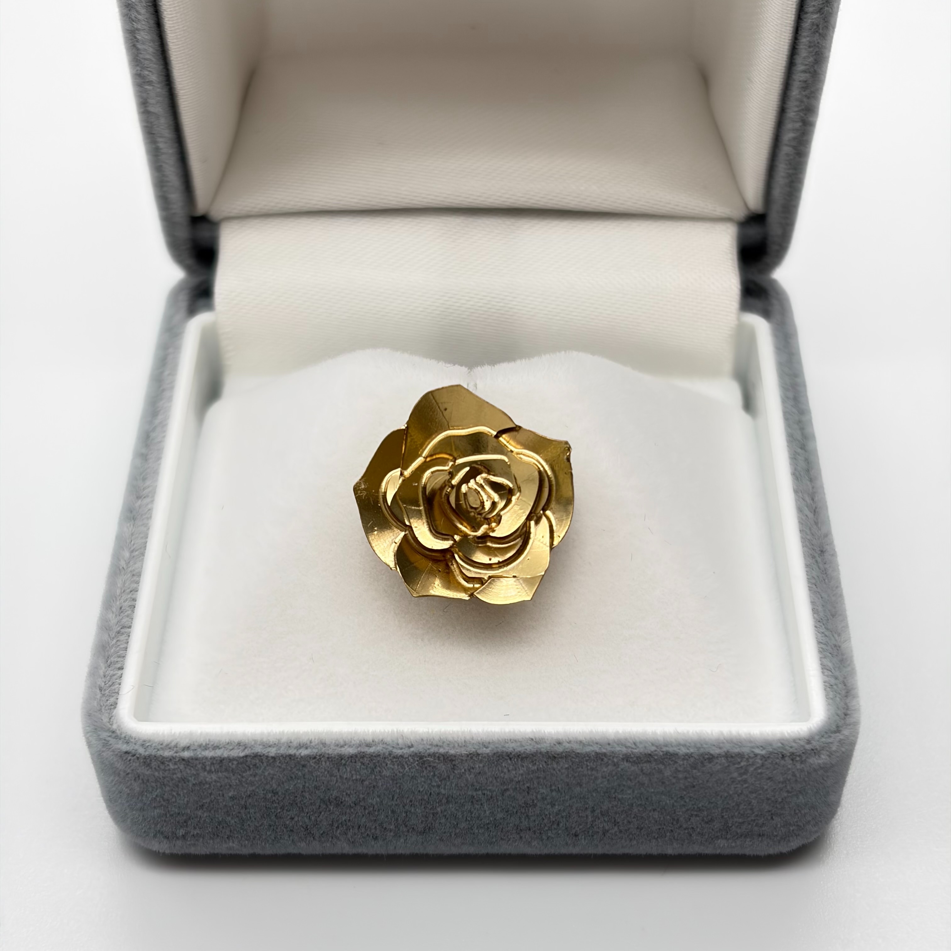 
                  とよかわバラの真鍮襟バッジ 【 Lapel Rose 】 ゴールド バラ バッジ オシャレ ファッション 小物 アクセサリー 襟 襟元 とよかわ
                
