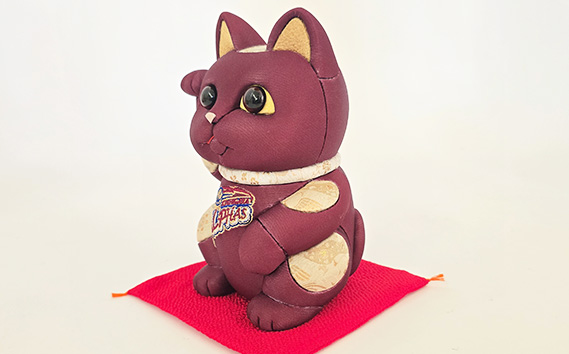 No.267 木目込人形（招き猫・特大 アルファーズ） ／ まねきねこ 猫 飾り物 人形 置物 ちりめん 伝統工芸 縁起 開運招福 千客万来 商売繁盛 金運 インテリア プレゼント 雑貨 可愛い 柿沼