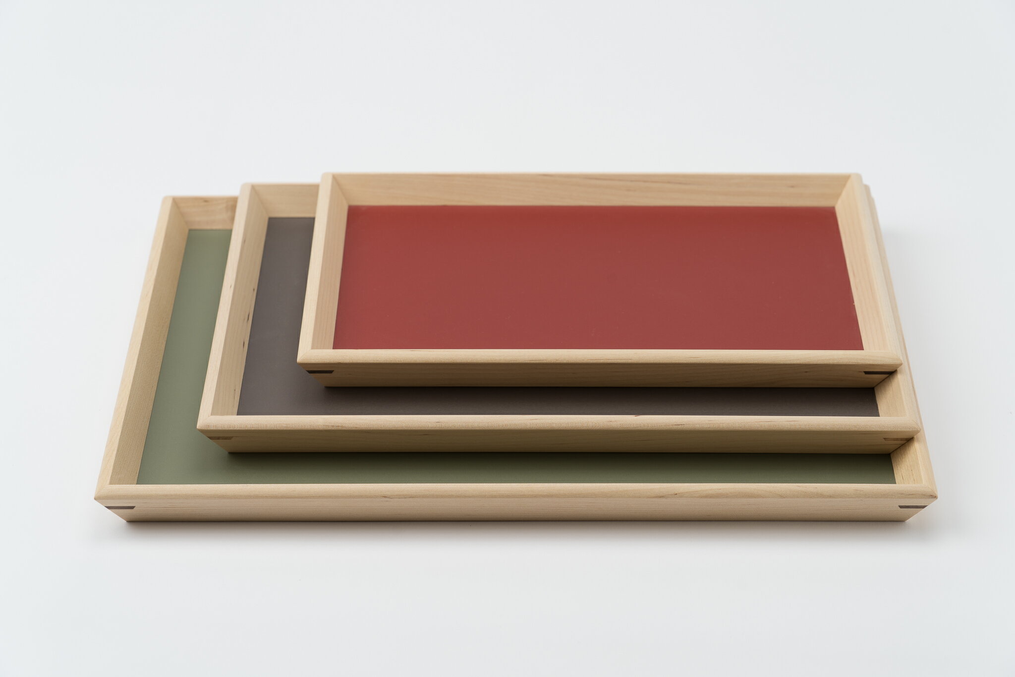 【ふるさと納税】【木と暮らしの工房】3サイズ・3色から選べる シラカバ・トレー