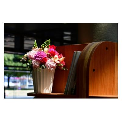 ふるさと納税 伊那市 【3ヶ月定期便】フラワーアレンジ(ギフトにも)花の名産地伊那から全国へ　旬の切り花を1鉢お届け |  | 01