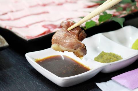 ＜先行予約受付中！2026年10月以降に順次発送＞天然イノシシ肉（スライス厚め・冷凍）焼肉・鉄板焼き用 約500g×2P