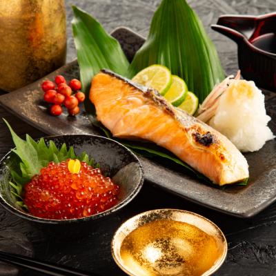 ふるさと納税 紋別市 塩時鮭姿切身&ますいくら醤油漬セット |  | 02