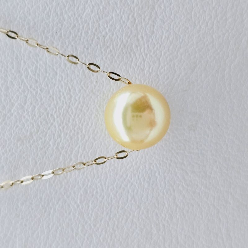 金色の輝き、ゴールドパールプチペンダント / アクセサリー ジュエリー 真珠 ペンダント ゴールドパール 7.5mm 7.5ミリ 三重 伊勢 志摩 パール 本真珠 あこや真珠 あこや アコヤ貝 しんじゅ ギフト 贈り物 贈答 贈答用 プレゼント 普段使い 人気 冠婚葬祭 結婚式 誕生日 記念日 お祝い 慶事