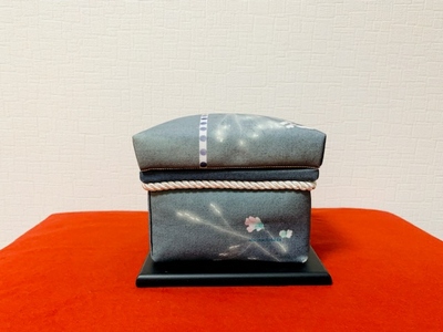 【限定１品】にほんちゃばこ 灰色・装飾桐箱(水彩画風)