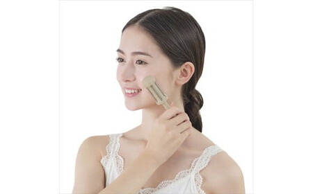 ファイテン　チタンローラーモカ（汚れをサッと拭き取れるクロスと携帯にも便利な巾着袋付き）【 美容 プレゼント 贈り物 ギフト 誕生日 母の日 大阪府 門真市 】