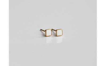 ピアス 四角 ホワイト K18 七宝 | ピアス アクセサリー Kenichi Kondo