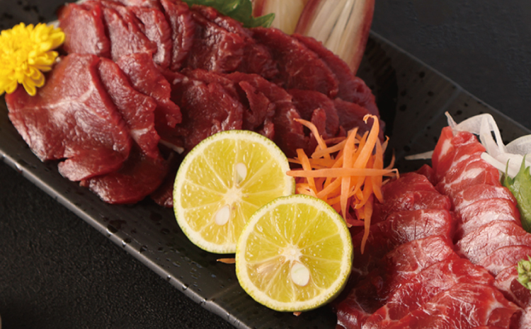 【国産またはカナダ産国内肥育】 霜降り(中トロ)200g＋赤身200g 合計400gセット 馬肉 絶品 極上 馬 生肉 肉 精肉 生食用 お肉 肉類 刺身 赤身 国産 新鮮 鮮度 産地直送 小分け 食