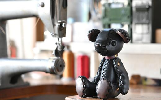 革製ぬわぐるみ「ハザイ×クマ」