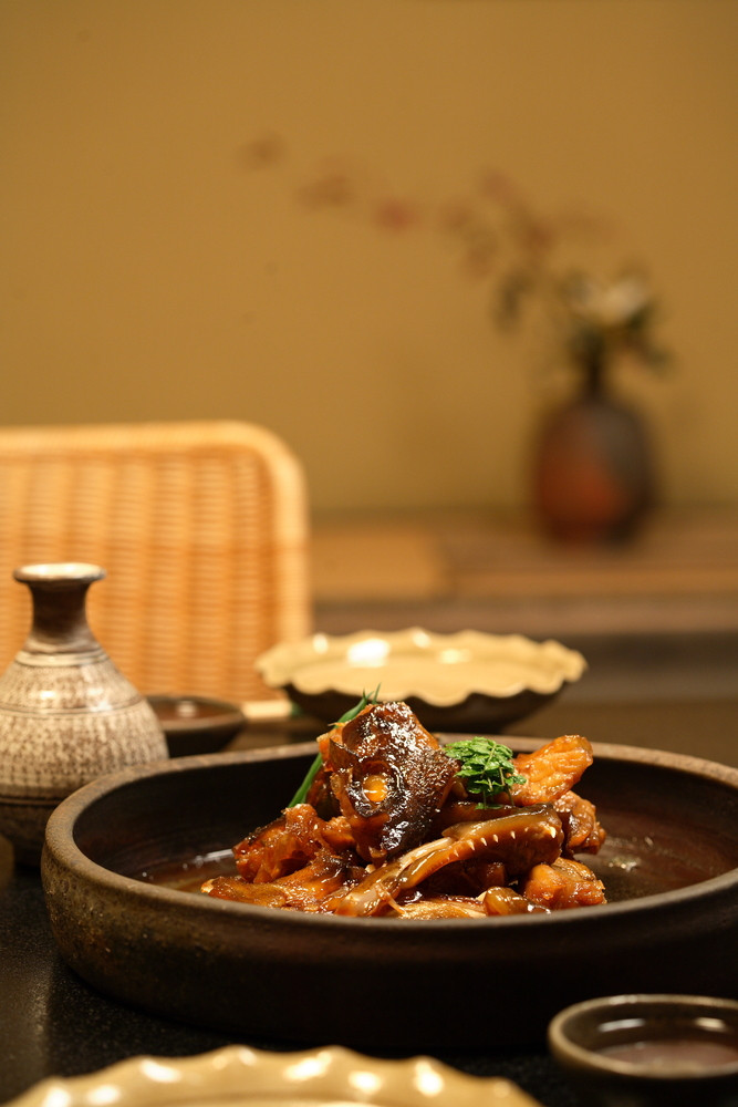 夕食には玄界灘の恵をご提供。※ お食事は一例です