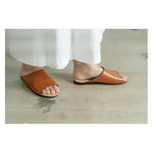 【4足セット】Made in Japanの高品質　ルームシューズの理想形。天然素材、静音性、高反発クッションで足にやさしい、 コルクでむれにくい、来客時も皮革とシンプルカラーのデザインで、さりげないセ