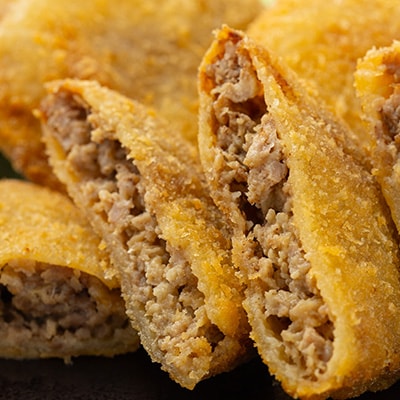 多来多来の自家製コロッケ・メンチカツセット(12個)【配送不可地域：離島】【1134767】