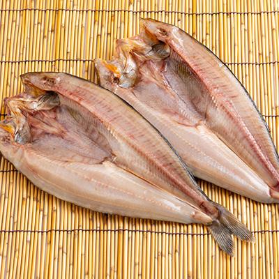 ふるさと納税 斜里町 【3ヵ月毎定期便】知床産真ホッケ一夜干し400g×2尾セット　漁師福まさの特製手作り干物全4回 |  | 02