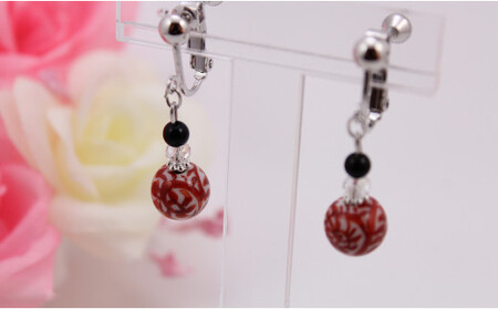 二宮閑山 有田焼赤たこ唐草紋様イヤリング おしゃれ アクセサリー 磁器 A15-368