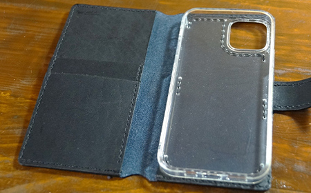 本革製手帳型iPhoneカバー iPhone12/12Pro用 ＜ブラック＞ 国産牛ヌメ革 スマホ 手帳型 カバー iPhone iPhone12 iPhone12Pro 本革 レザー 革製品 黒 ブ