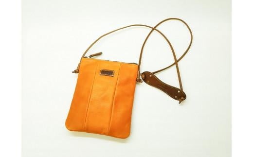 革 ポシェット バッグ 「三嶋柄入り」ハンドメイド牛革ポシェット＜キャメル＞ バッグ やわらかい 牛革 かわいい ハンドメイド おしゃれ レディース シンプル 贈り物 ギフト プレゼント 手提げ バック 素材：牛革、綿 カラー：革/キャメル、裏地/オリーブ、ファスナー/うす茶、糸/ベージュ 本革 ヌメ革 コンパクト 小さめ 三嶋柄 三島市 静岡県