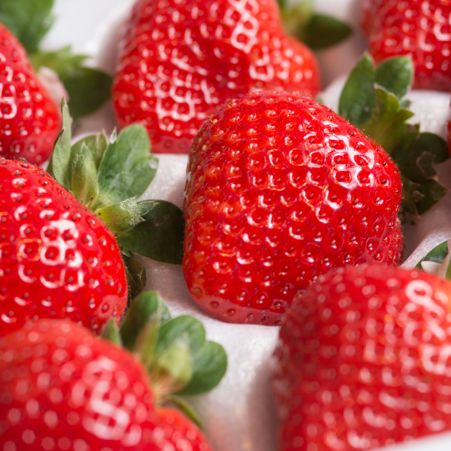 『岩田屋本店・南国フルーツ』エクセレントあまおう9-15粒（三越伊勢丹選定品）