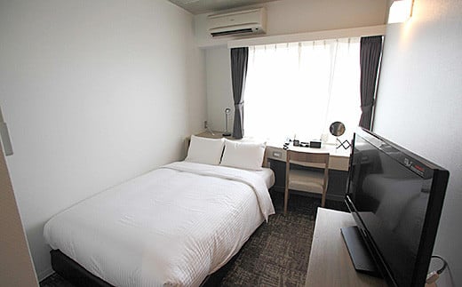 ホテルエメラルドアイル石垣島宿泊券　セミダブルベット２名様（無料朝食付）EI-002