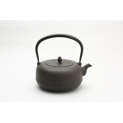 ふるさと納税 奥州市 南部鉄器 鉄瓶 平丸肌1.8L【岩戸賢一郎 作】[Y0112] |  | 02