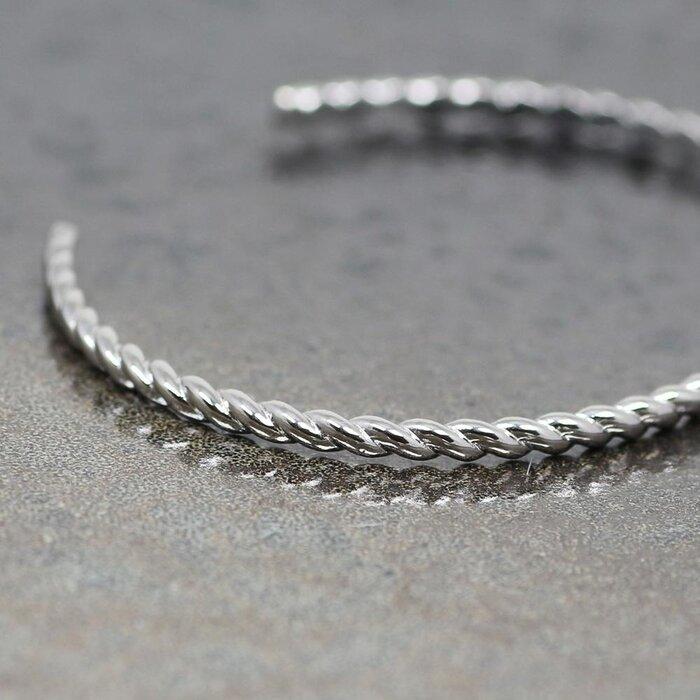 【ふるさと納税】【SILVERプラチナコーティング】個性的なねじりデザインとクラシカルな輝きが印象的なバングル クールな大人カラーが人気　SV-B004 | アクセサリー ジュエリー バングル シルバー 人気 おすすめ 送料無料